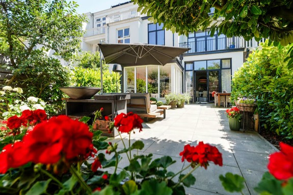 A Grand Townhouse photo 3